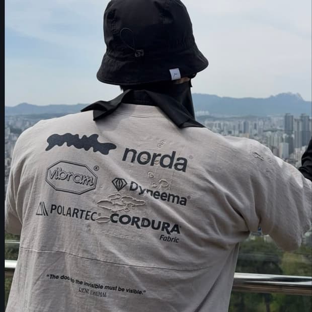 [한정판] Gnuhr X Norda 콜라보 티셔츠