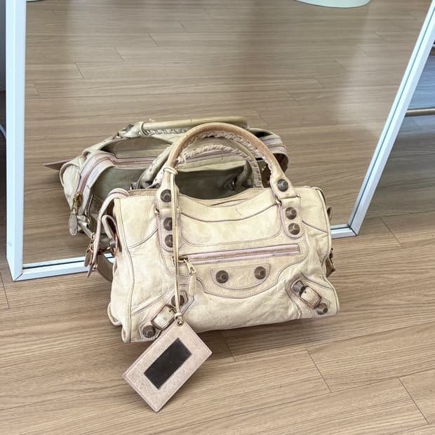 발렌시아가 베이지 시티 모터백