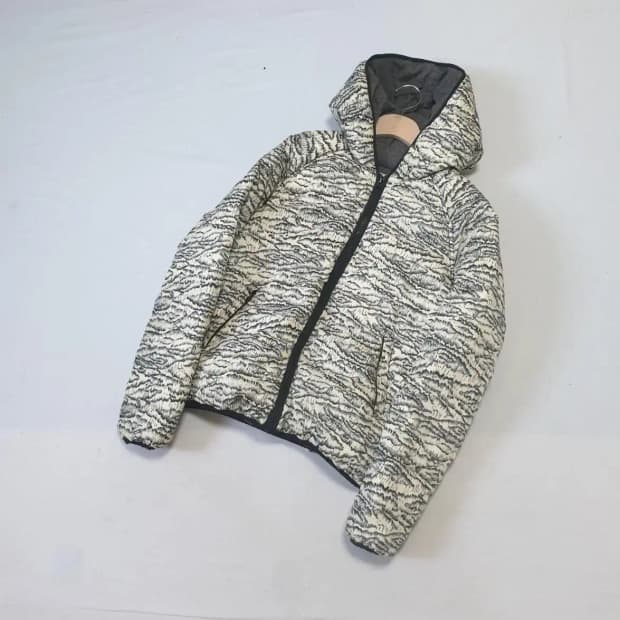 에센셜 앤트워프 후드 점퍼 38