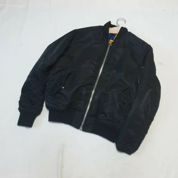 SJYP 블랙 봄버 퍼 자켓