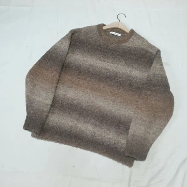 넌블랭크 그라데이션 니트