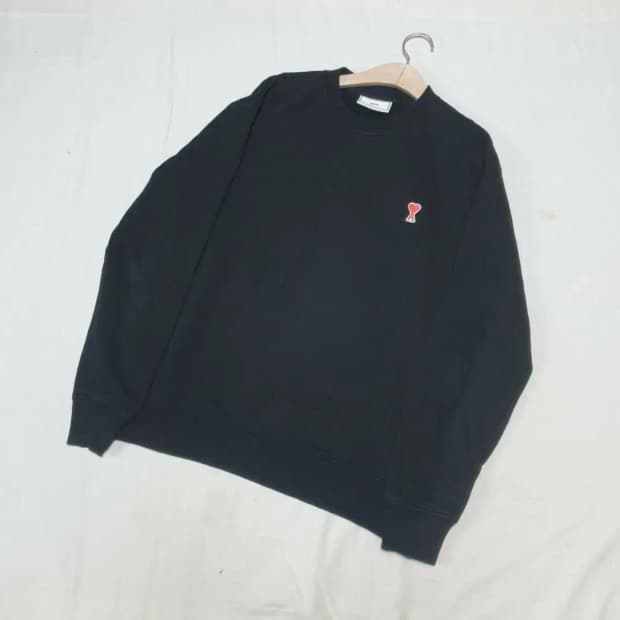 아미 블랙 스몰로고 맨투맨