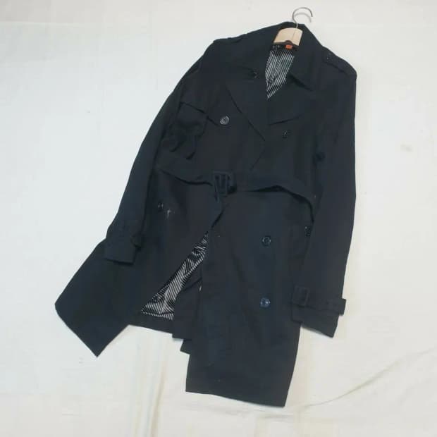 언더커버 블랙 트렌치 코트 구헝