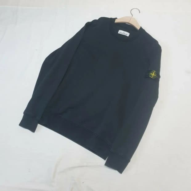 스톤아일랜드 블랙 맨투맨 티셔츠