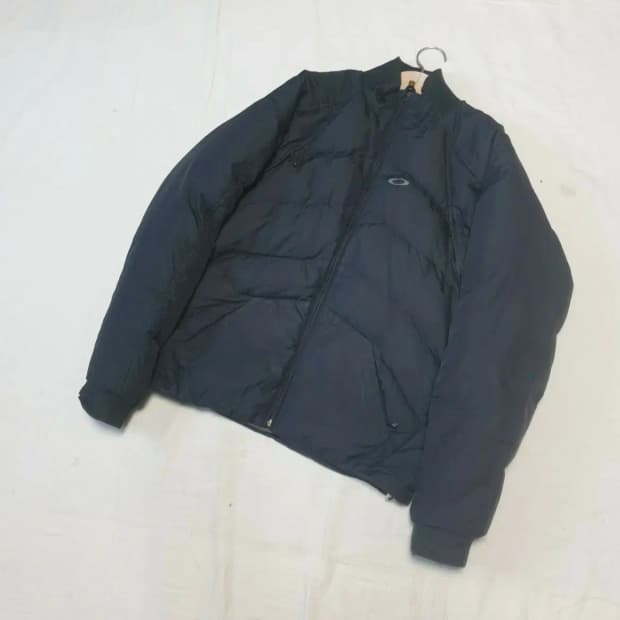 오클리 블랙 다운 패딩