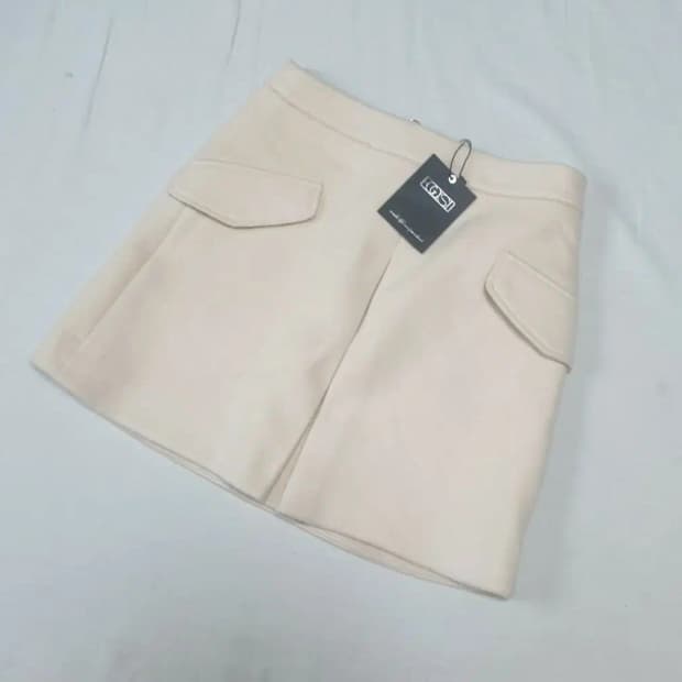 에고이스트 베이지 울 치마 새상품