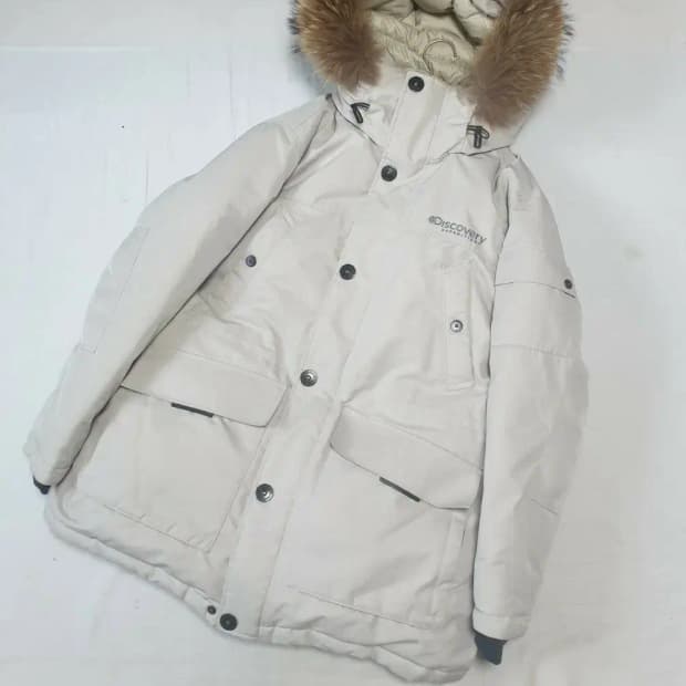 디스커버리 아이보리 라쿤퍼 다운 패딩