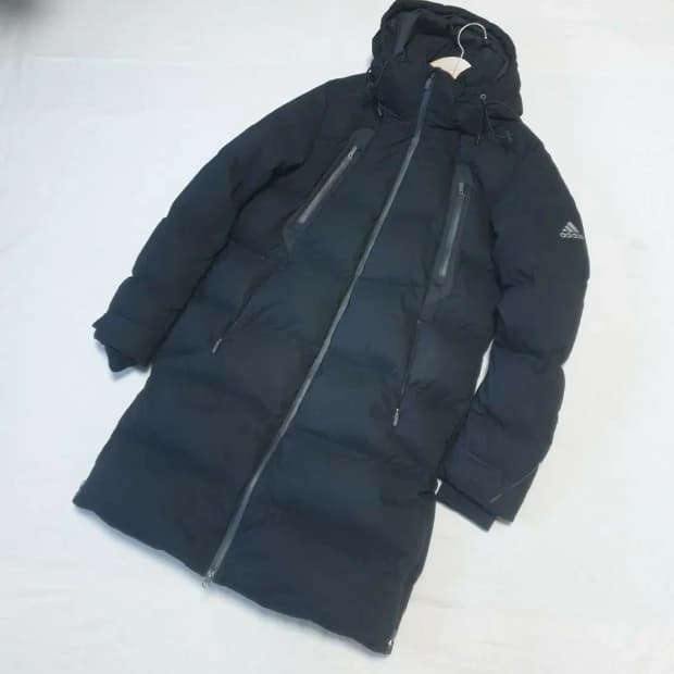 아디다스 블랙 암로고 다운 롱패딩