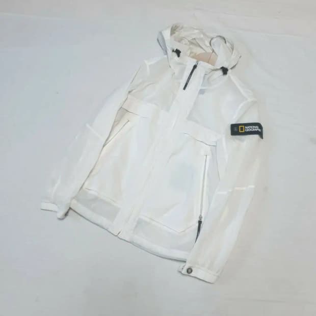내셔널지오그래픽 화이트 바람막이 자켓