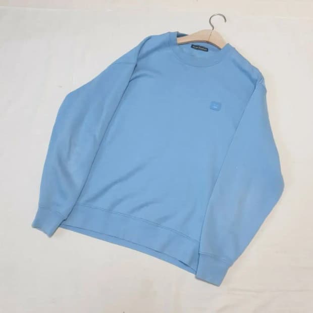 아크네스튜디오 스카이블루 페이스로고 맨투맨