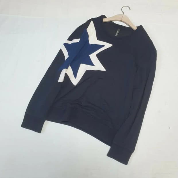 닐바렛 네이비 스타 맨투맨