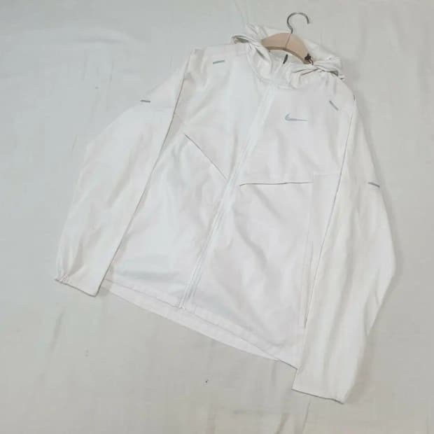 나이키 리펠 UV 화이트 바람막이