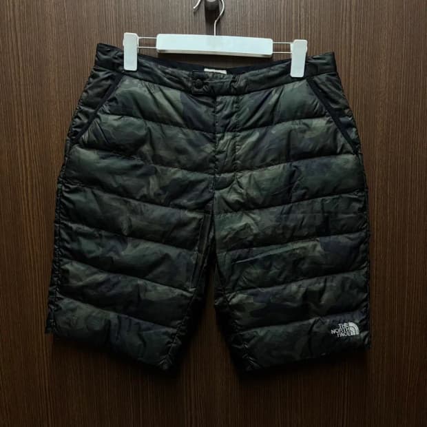 노스페이스 카모 패딩 반바지 84 사이즈