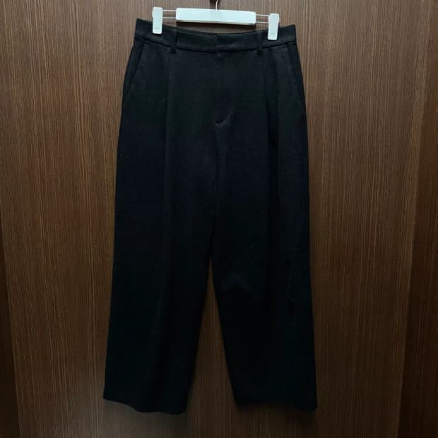 유니클로 x 꼼뜨와데 꼬또니에 슬랙스 팬츠