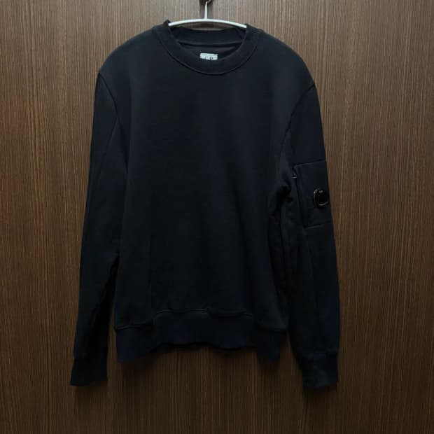 CP컴퍼니 렌즈 와펜 맨투맨 M