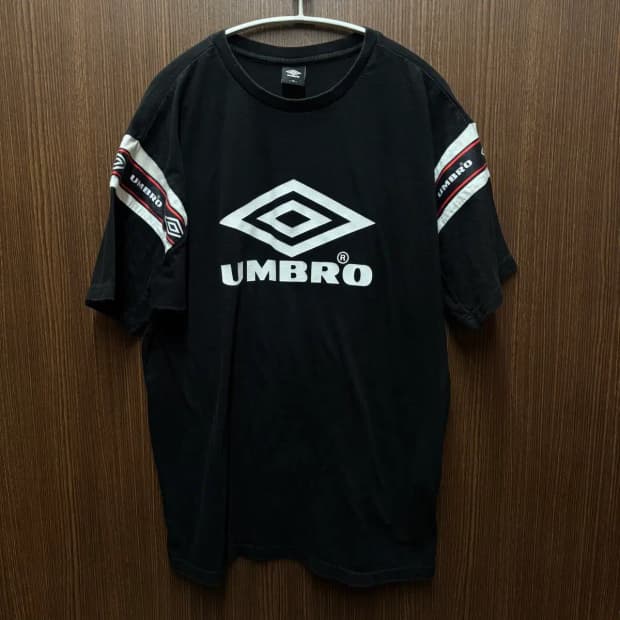 엄브로 라운드 반팔 100