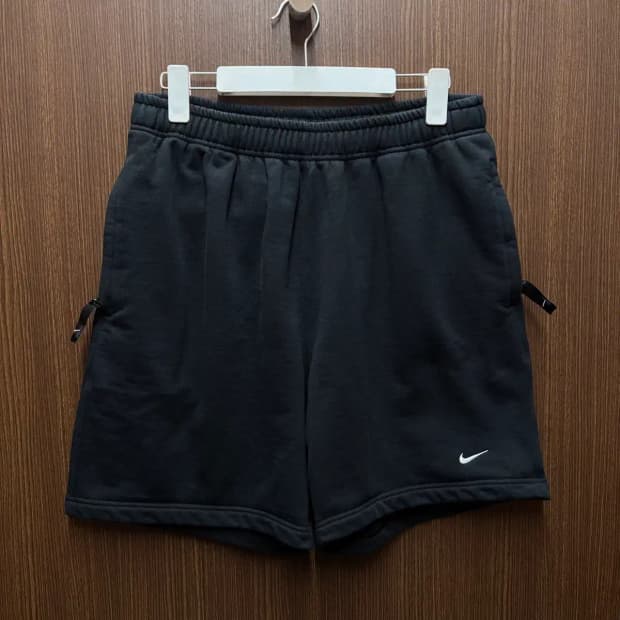 나이키 솔로 스우시 반바지 L
