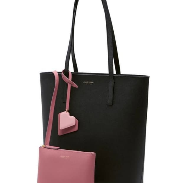 질스튜어트 뉴욕 블랙 하트 참장식 미니 파우치 숄더백