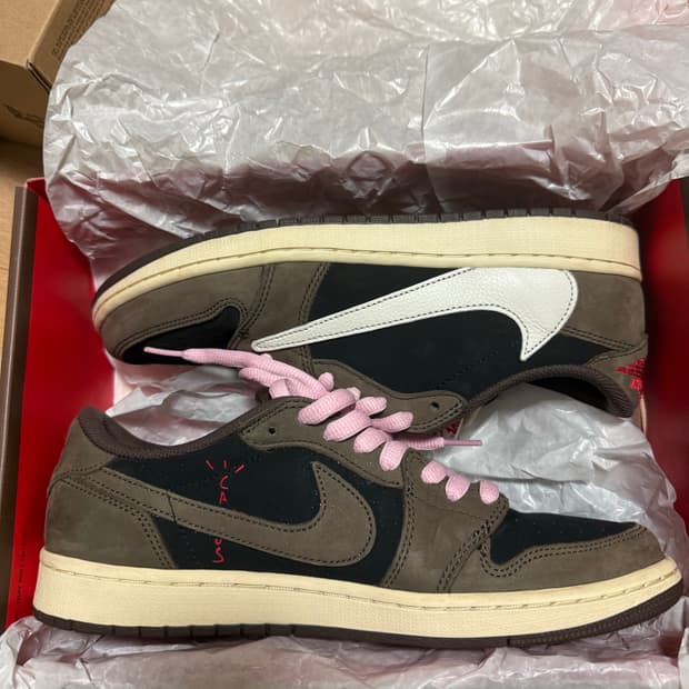 조던1 트레비스 스캇 Sp모카 민트급 280 풀구성 1회착용 실내