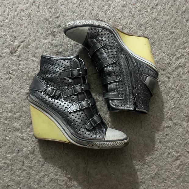 아쉬 실버 스타 웨지힐 스니커즈