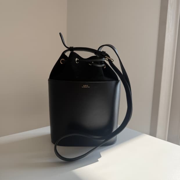 아페쎄 클레어백 여성 가죽 크로스백