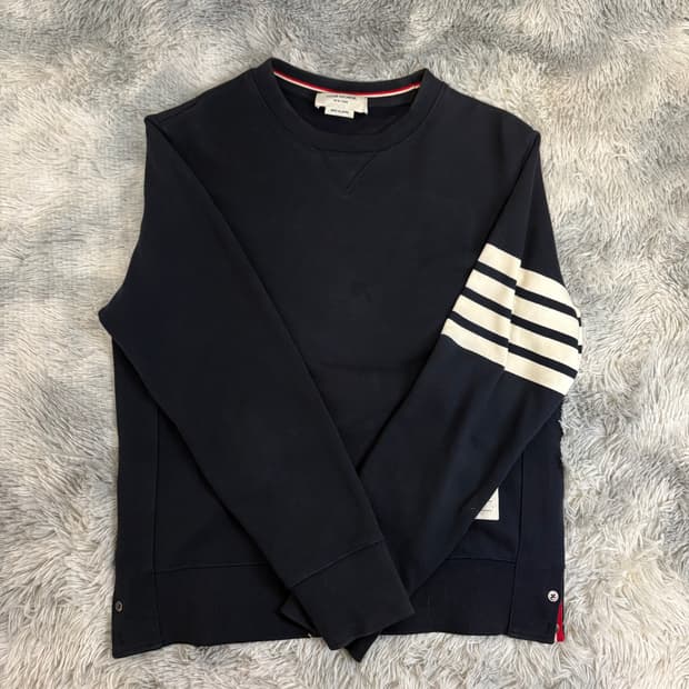 톰브라운 사선완장 맨투맨 네이비 4사이즈