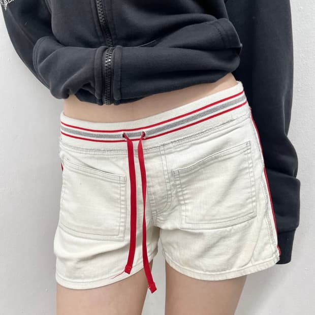 스포티라인 숏츠