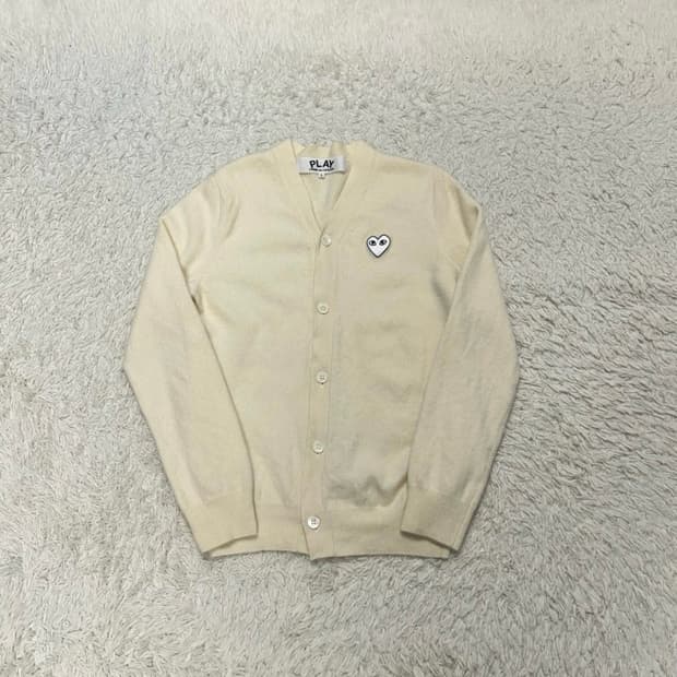 꼼데가르송 화이트와펜 가디건