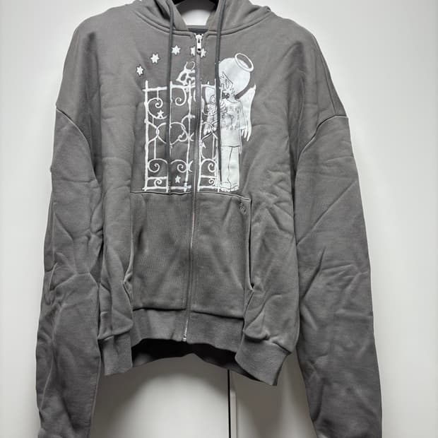 유민하 후드집업