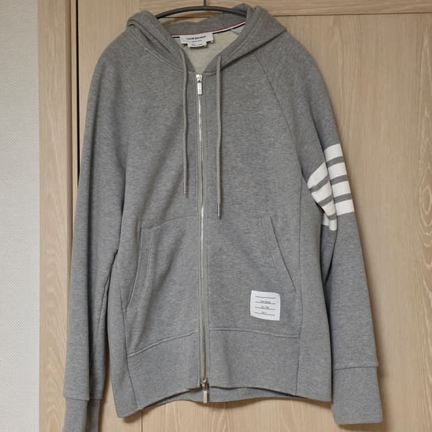 [1회외출] 톰브라운 사선완장 후드집업 4사이즈