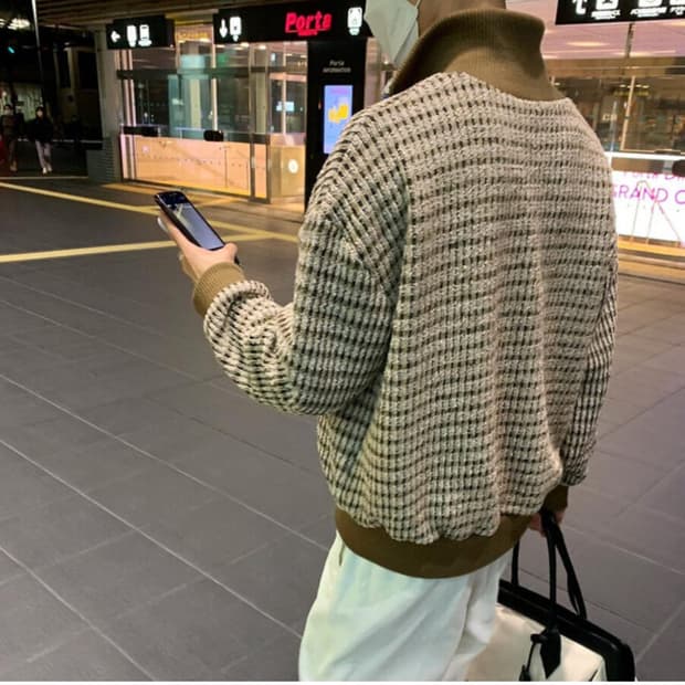 free] 휴즈네스트 니트집업 브라운