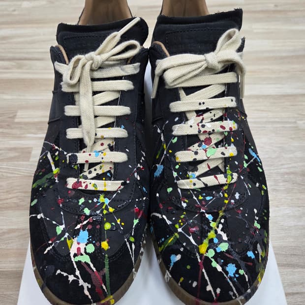 메종 마르지엘라 독일군 레플리카 스니커즈 블랙 페인팅