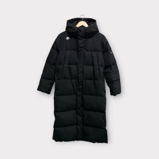 데상트 올블랙 구스 롱패딩 90