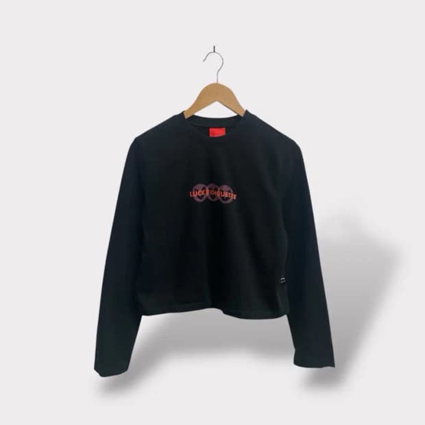 럭키슈에뜨 하트 크롭 긴팔 티셔츠-36사이즈