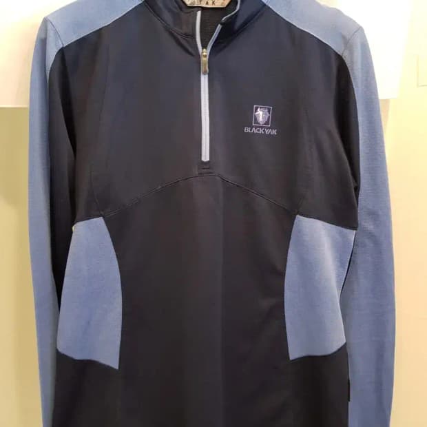 블랙야크 반집업 등산복