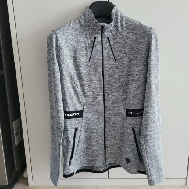 데상트 기능성 집업