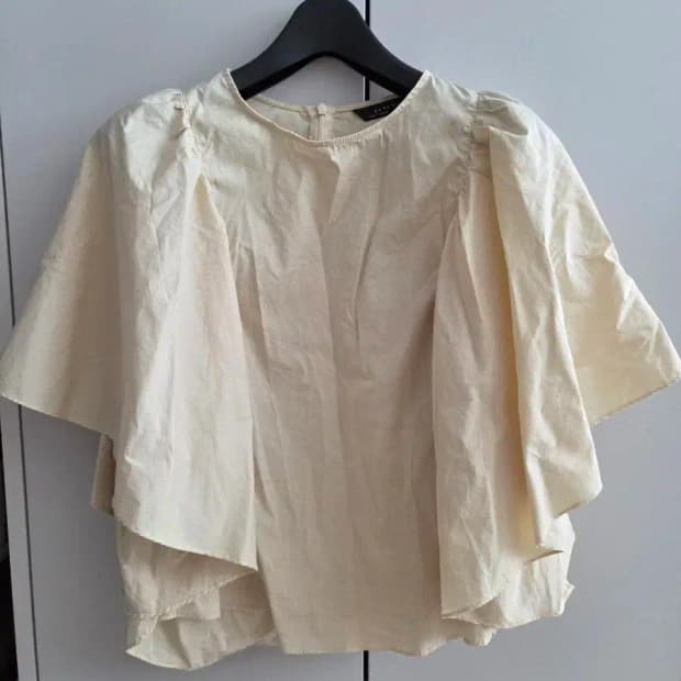 자라 프릴 블라우스