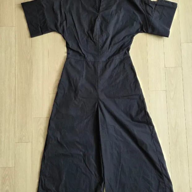 코스 cos 점프수트