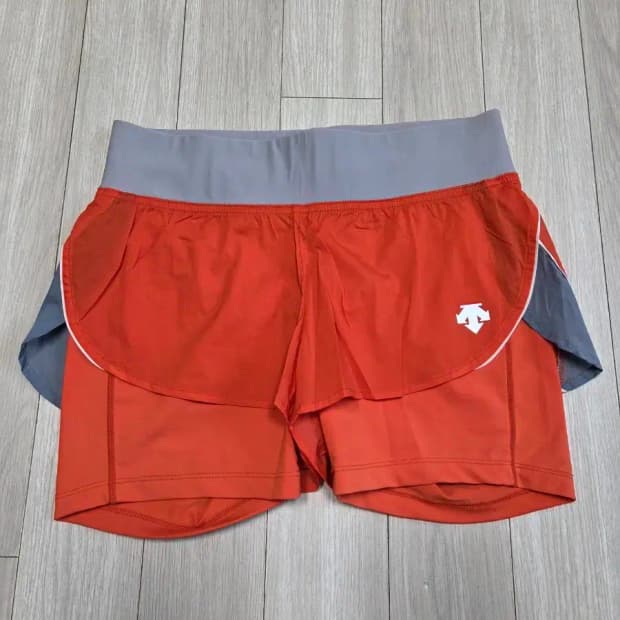 데상트 쇼츠 반바지