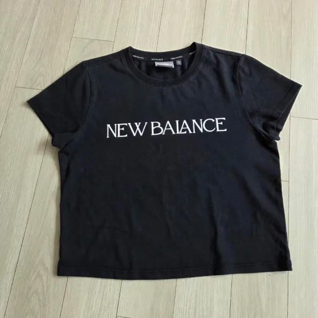 뉴발란스 숏 반팔티 크롭티