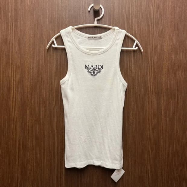 마르디 메크르디 나시 민소매