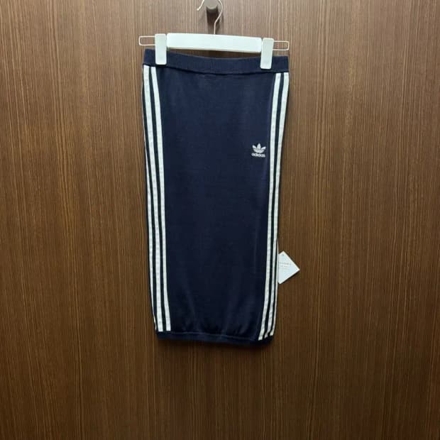아디다스 미디스커트 치마
