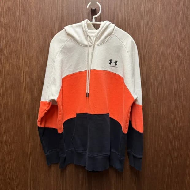 언더아머 후드티셔츠