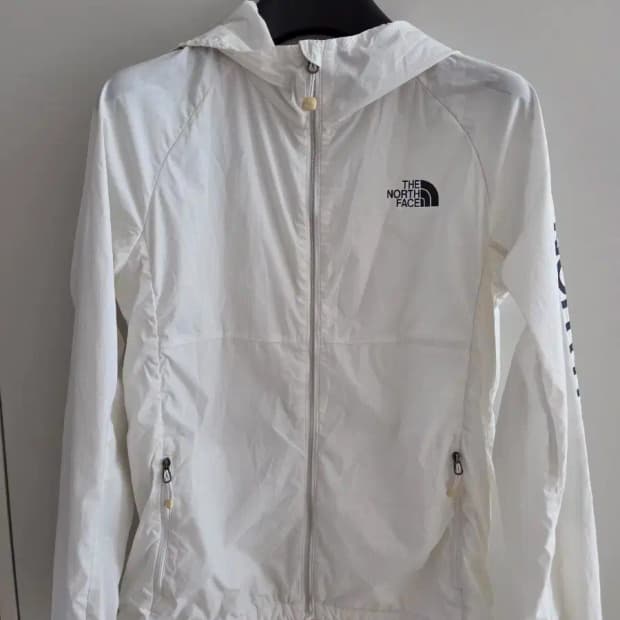 노스페이스 경량 바람막이