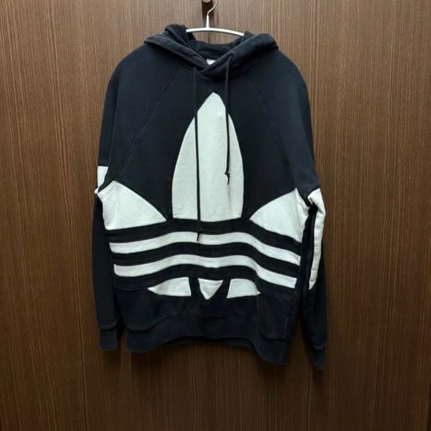 아디다스 후드티셔츠