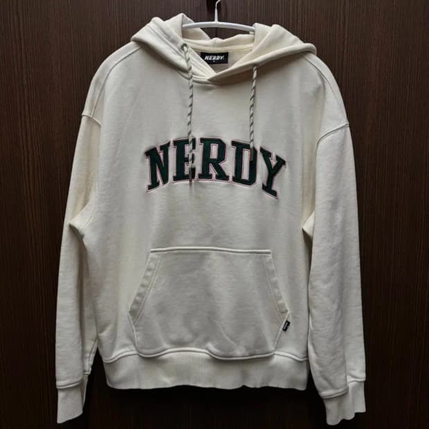 널디 후드티셔츠 NERDY