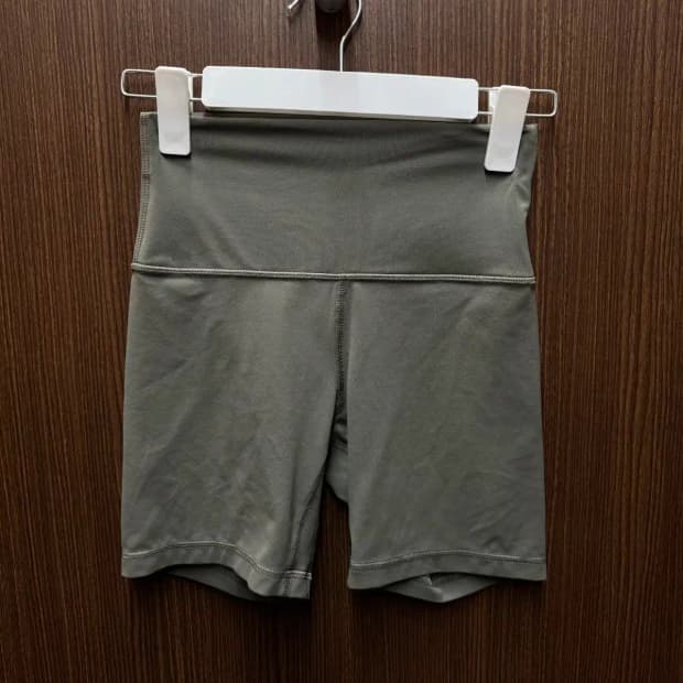 룰루레몬 얼라인 하이라이즈 쇼츠