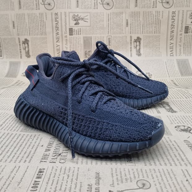 아디다스 이지부스트 350 V2 운동화 220