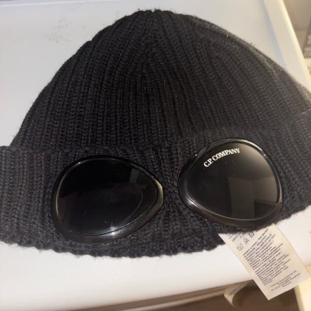 CP컴퍼니 고글 비니 블랙