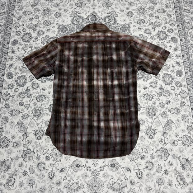 Create Barefoot check shirts